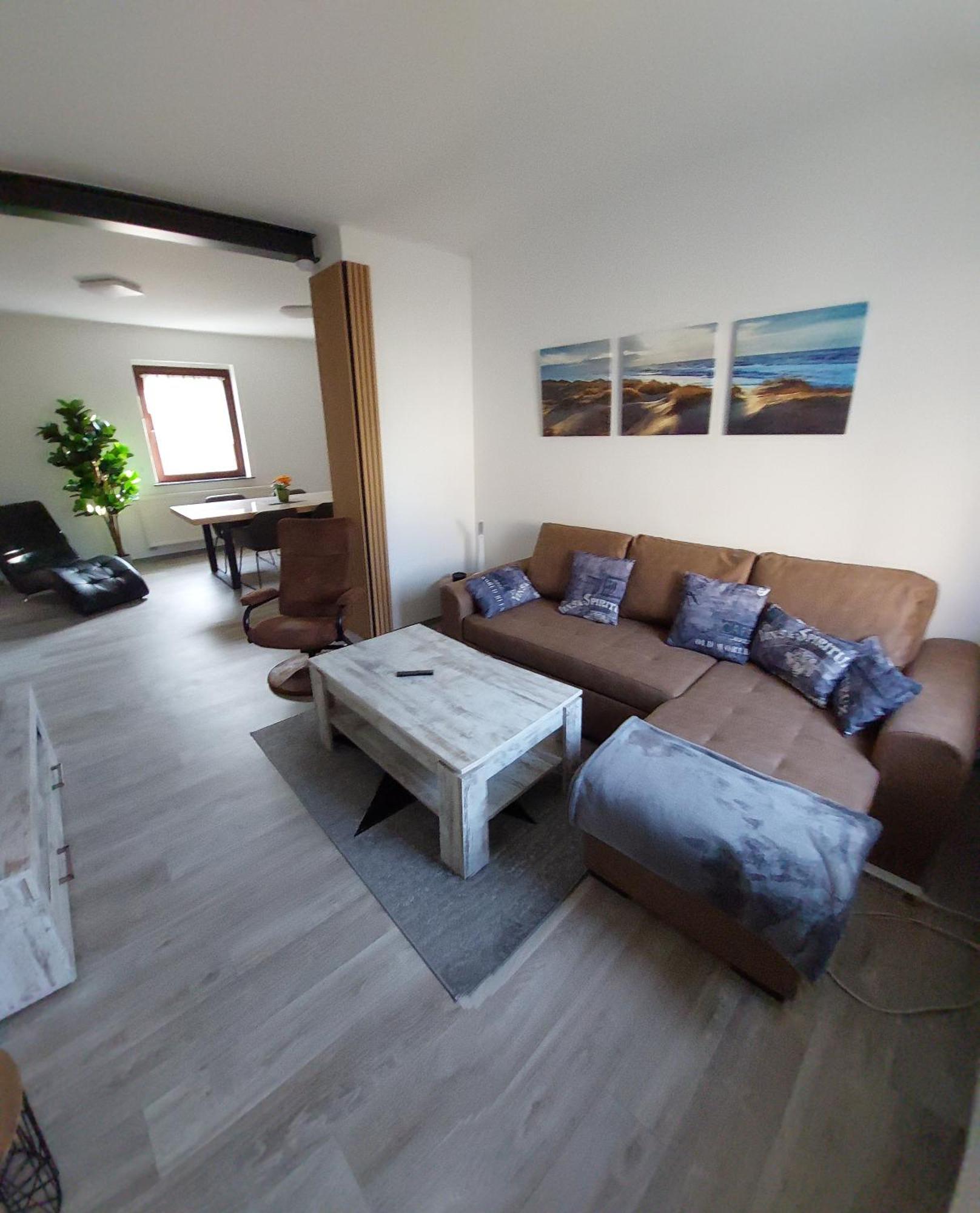 Ganze Ferienwohnung 5 Km Von Erfurt, Mit Kaffeevollautomat, Tv, Wlan, Boxspringbett, Schlafsofa Und Einkaufsmoeglichkeiten, Sehr Gute Anbindung Zur A71 Und A4, Kostenloser Oeff Parkplatz Fuer Pkw Und Transporter Elxleben Eksteriør billede
