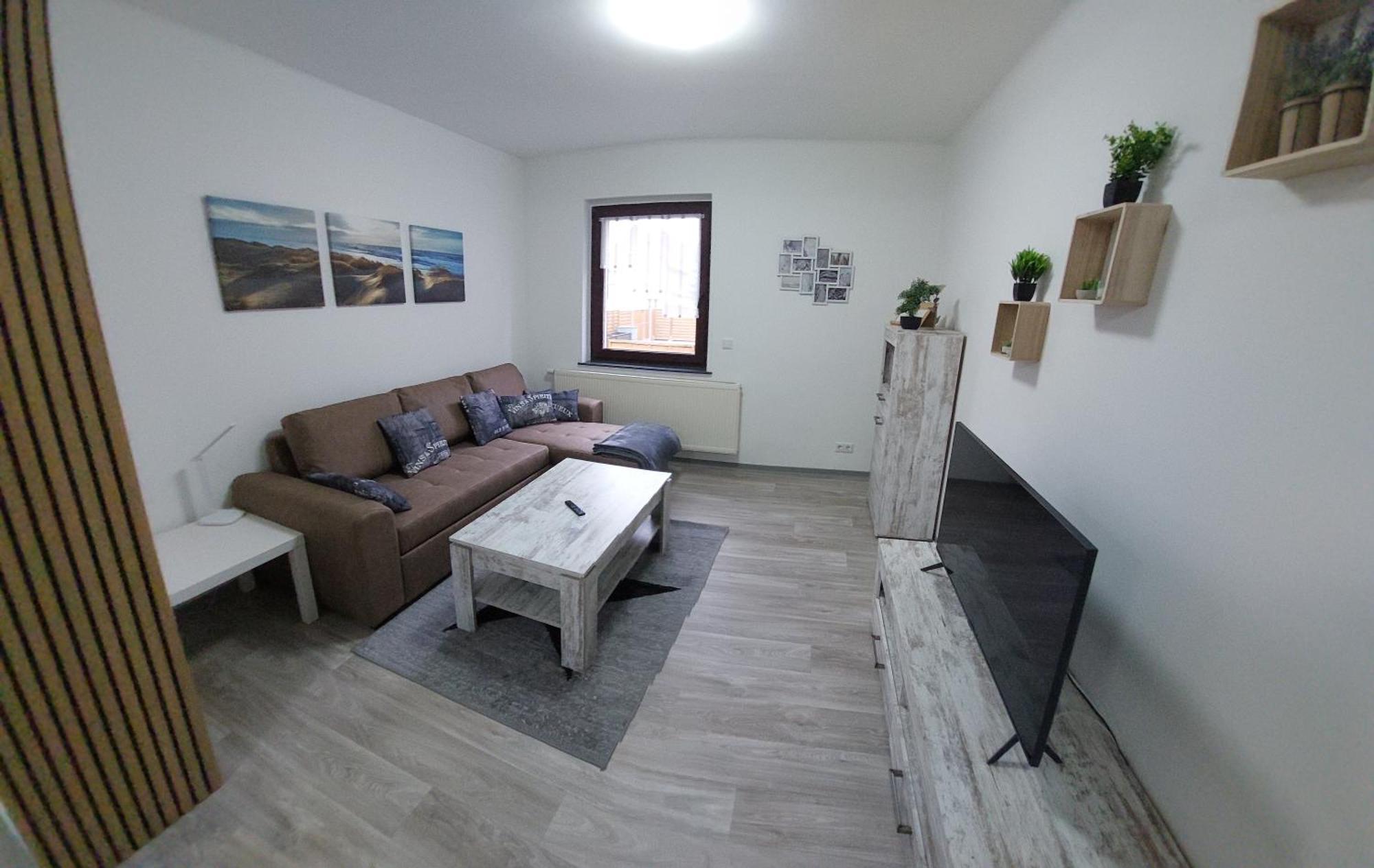 Ganze Ferienwohnung 5 Km Von Erfurt, Mit Kaffeevollautomat, Tv, Wlan, Boxspringbett, Schlafsofa Und Einkaufsmoeglichkeiten, Sehr Gute Anbindung Zur A71 Und A4, Kostenloser Oeff Parkplatz Fuer Pkw Und Transporter Elxleben Eksteriør billede