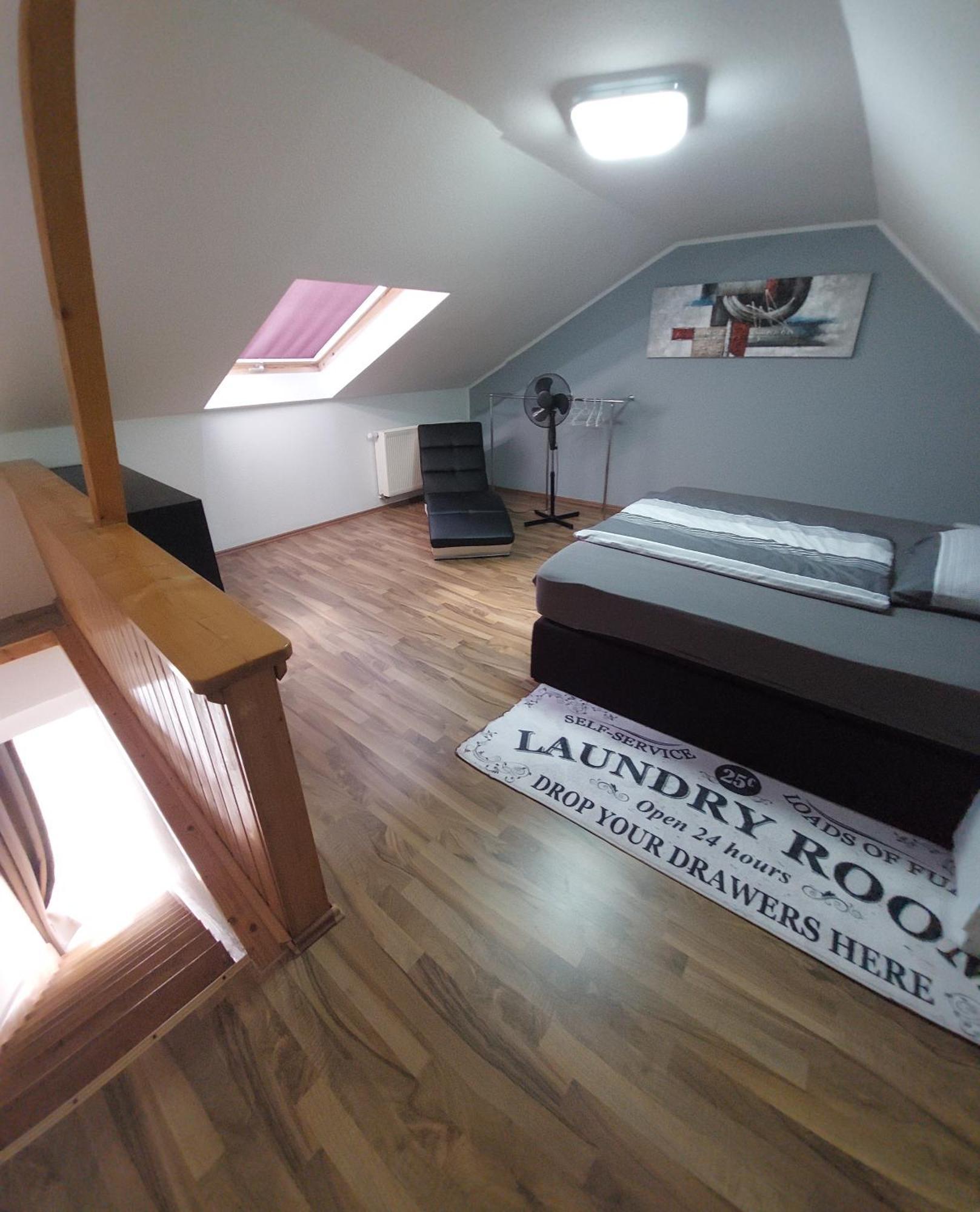 Ganze Ferienwohnung 5 Km Von Erfurt, Mit Kaffeevollautomat, Tv, Wlan, Boxspringbett, Schlafsofa Und Einkaufsmoeglichkeiten, Sehr Gute Anbindung Zur A71 Und A4, Kostenloser Oeff Parkplatz Fuer Pkw Und Transporter Elxleben Eksteriør billede