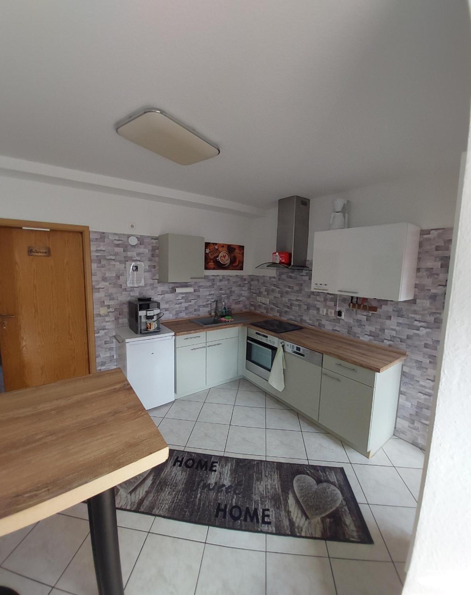 Ganze Ferienwohnung 5 Km Von Erfurt, Mit Kaffeevollautomat, Tv, Wlan, Boxspringbett, Schlafsofa Und Einkaufsmoeglichkeiten, Sehr Gute Anbindung Zur A71 Und A4, Kostenloser Oeff Parkplatz Fuer Pkw Und Transporter Elxleben Eksteriør billede
