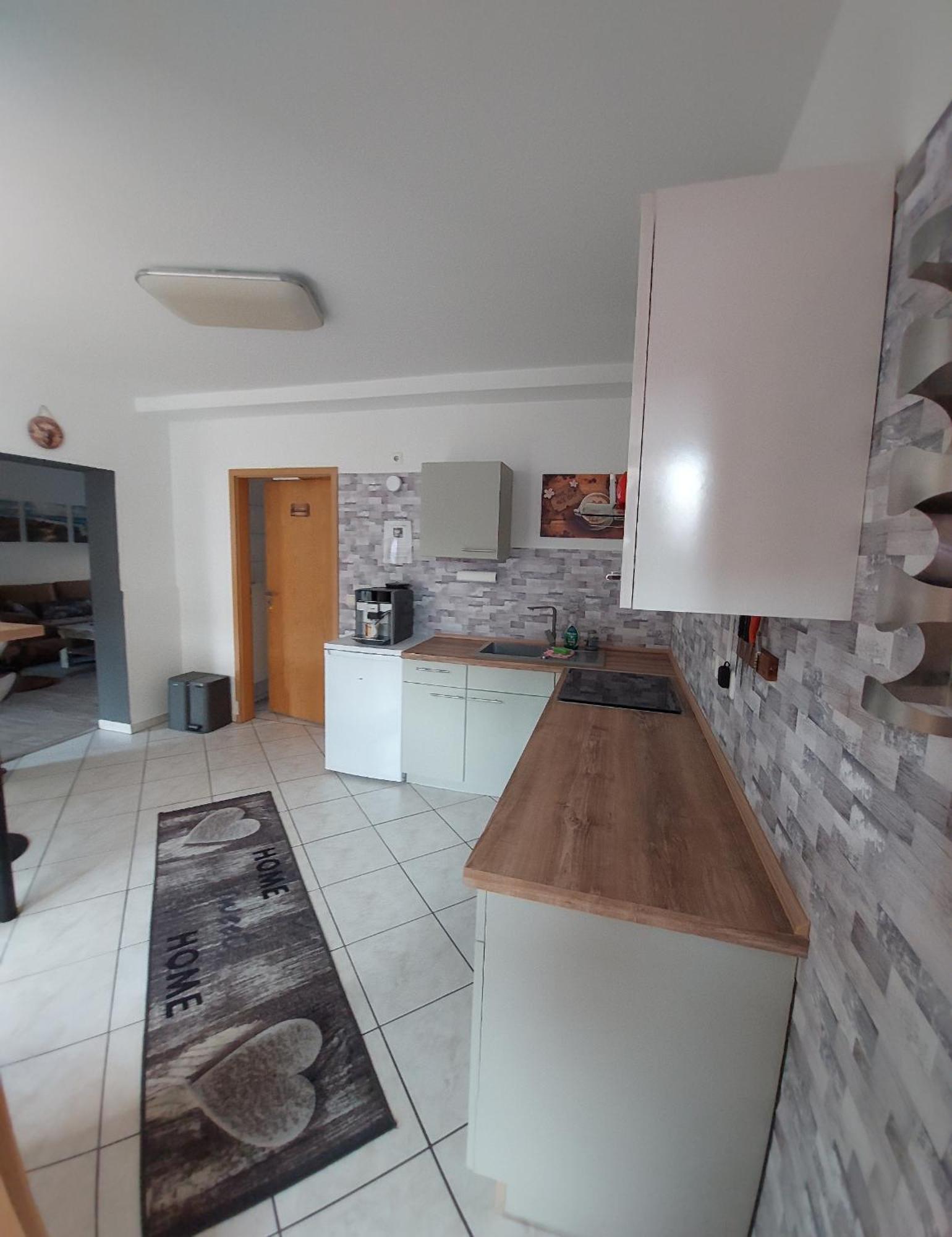 Ganze Ferienwohnung 5 Km Von Erfurt, Mit Kaffeevollautomat, Tv, Wlan, Boxspringbett, Schlafsofa Und Einkaufsmoeglichkeiten, Sehr Gute Anbindung Zur A71 Und A4, Kostenloser Oeff Parkplatz Fuer Pkw Und Transporter Elxleben Eksteriør billede