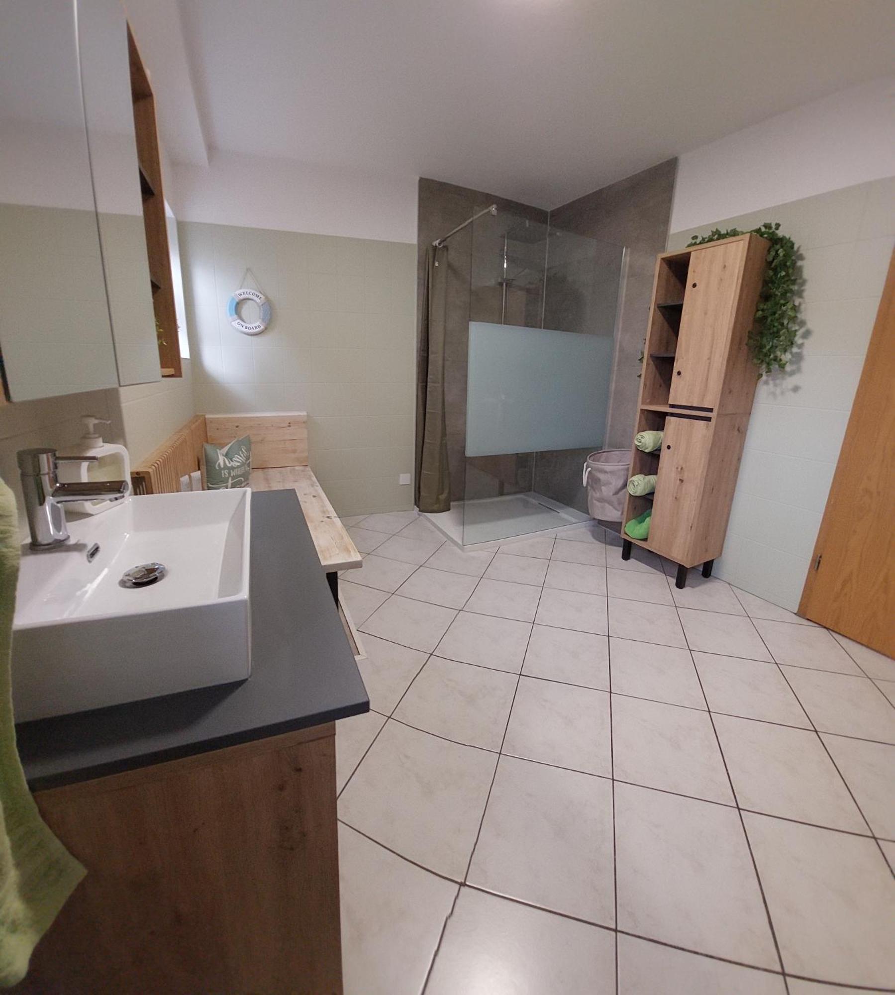 Ganze Ferienwohnung 5 Km Von Erfurt, Mit Kaffeevollautomat, Tv, Wlan, Boxspringbett, Schlafsofa Und Einkaufsmoeglichkeiten, Sehr Gute Anbindung Zur A71 Und A4, Kostenloser Oeff Parkplatz Fuer Pkw Und Transporter Elxleben Eksteriør billede